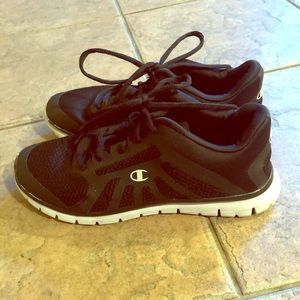 Black & White Champion Sneakers 👟